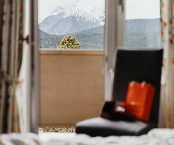 ホテル Waldhotel Seefeld