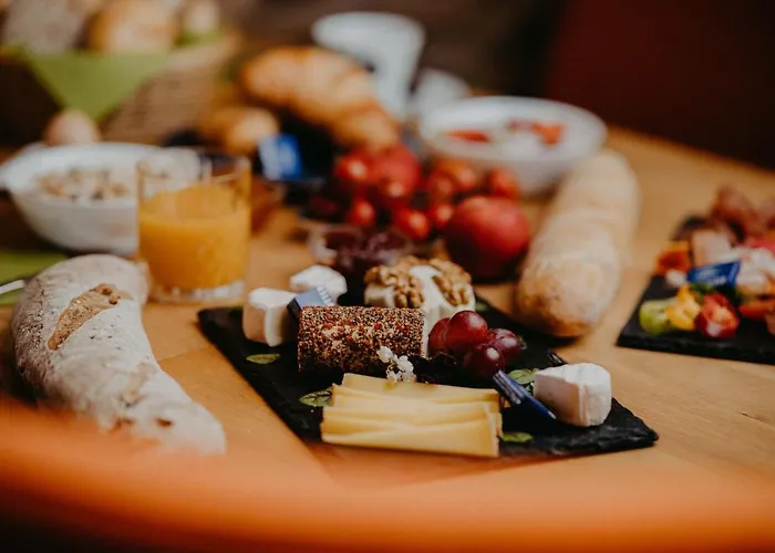 Готель Waldhotel Seefeld 3*